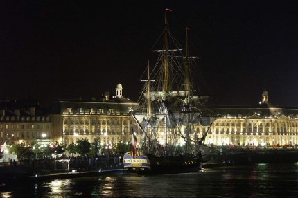 L’Hermione sous les lumières de Bordeaux