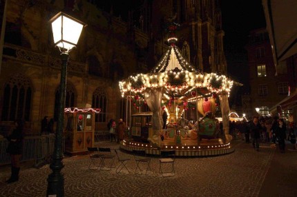 Au pied  de la cathédrale de Strasbourg