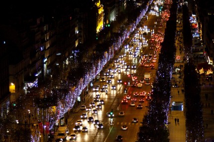 Les Champs Elysées depuis l’Arc de Triomphe